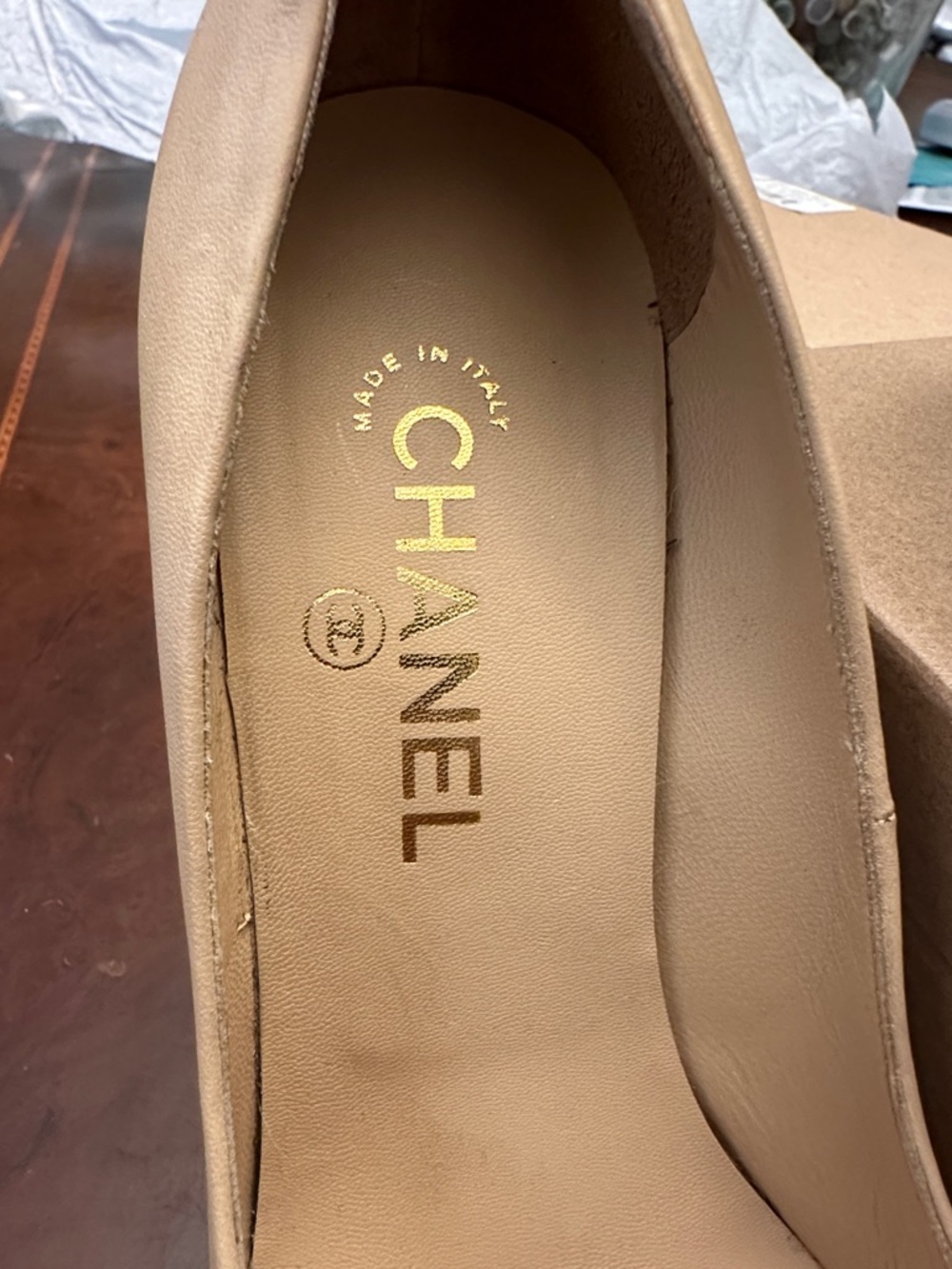 ✔️ CHANEL Cream and Black Two-Tone Platform Pumps - Picture 2 of 10